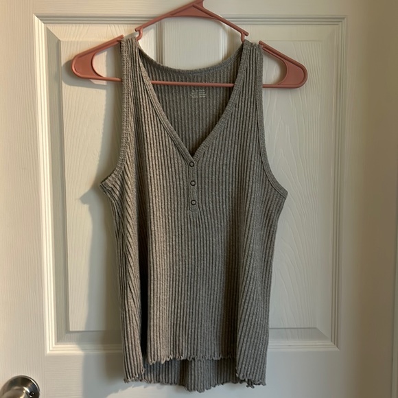 Comfy loose gray tank - Picture 1 of 2